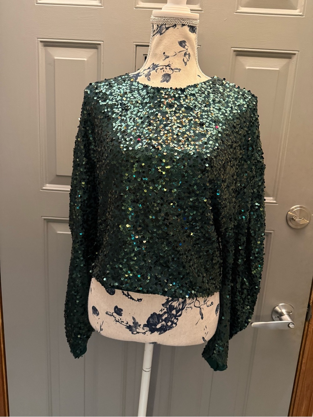 Women’s Emerald Green Sequin Long-Sleeve Top (NWT) -Holiday Wear! (L)